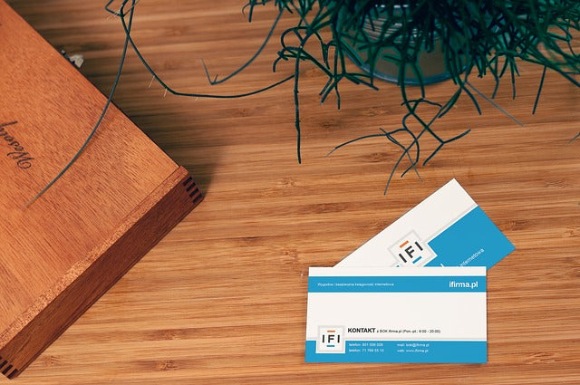 vorell traditional business cards on a table